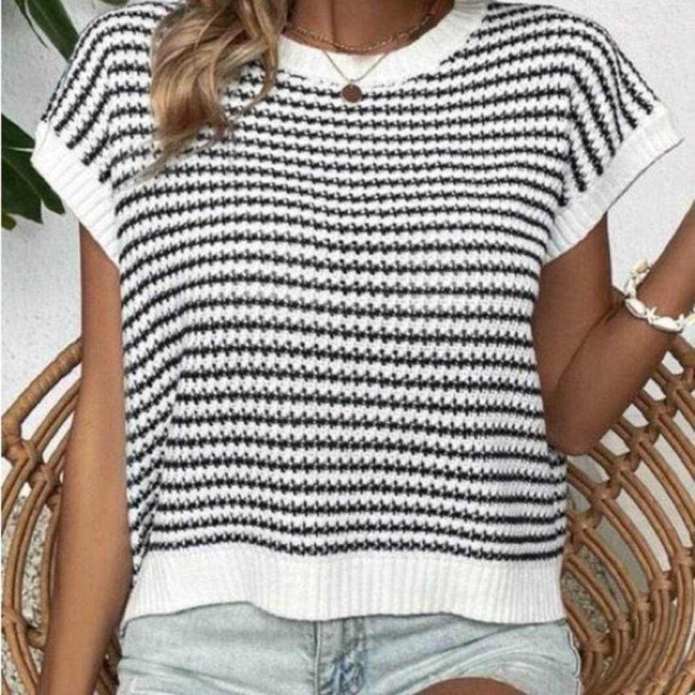 & Other Stories Black and White Knit Tee